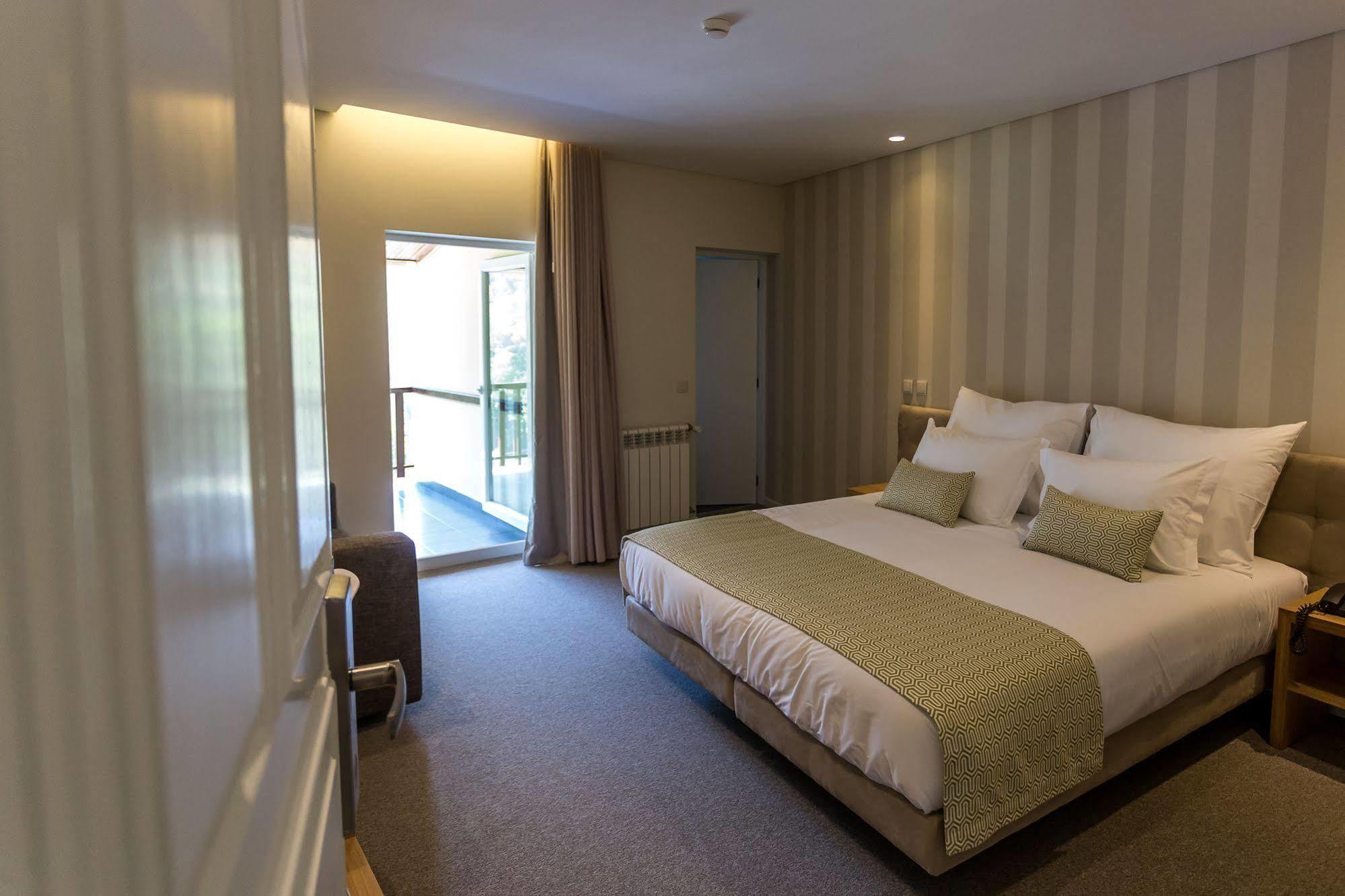 Adelaide Hotel Geres Buitenkant foto